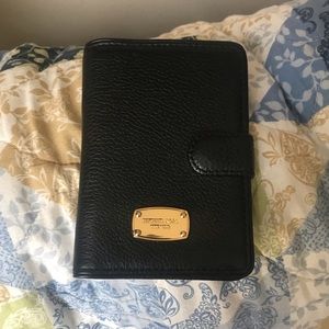 Black Michael Kors Wallet 🍂